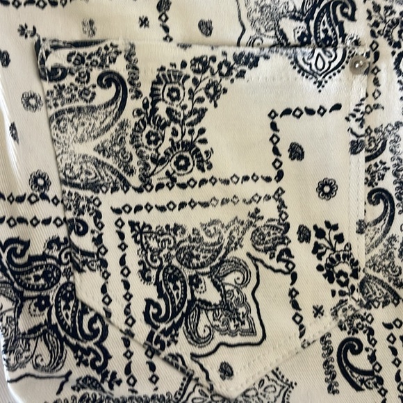 New Kensie Jeans The Ultimate High Rise Skinny Jean Bandana White Combo - Picture 11 of 12